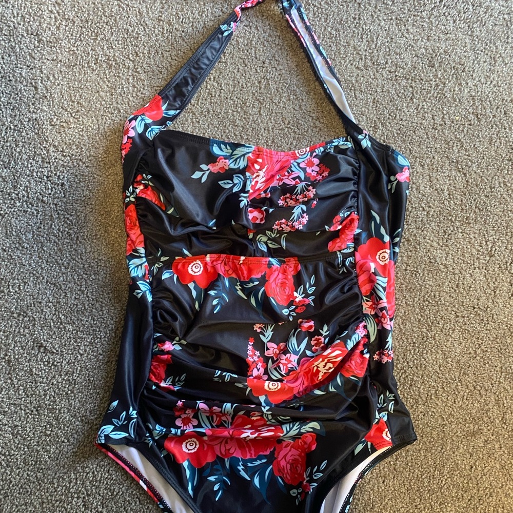 One piece swim suit